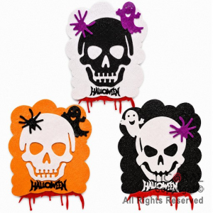 CARTEL HALLOWEEN VERTICAL CALAVERA MODELOS SURTIDOS GOMA EVA CON GIBRE